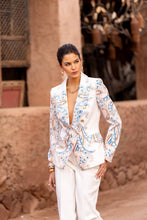 Afbeelding in Gallery-weergave laden, Attentif Paris - White printed blazer with blue and camel patterns