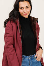 Afbeelding in Gallery-weergave laden, Attrait Paris - Long hooded parka, reversible fur (Copy): Beige