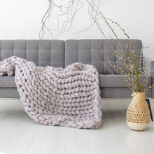 Afbeelding in Gallery-weergave laden, Chunky Wool Studio - Wool Chunky Knit Throws - 30 colors: Dark beige / S 30x50 inches (76x127cm)