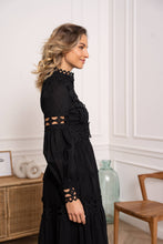 Afbeelding in Gallery-weergave laden, CHOKLATE PARIS - Ellie cropped shirt in eyelet cotton - 81013#: White / 1 S - 1 M - 1 L