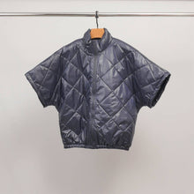 Afbeelding in Gallery-weergave laden, Cecile Wang - Quilted jacket with short sleeves and stand-up collar MJ85030: Khaki