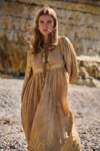 Afbeelding in Gallery-weergave laden, last queen - Long dress with gold print, V-neck with ties to tie.: Golden / Printed / Small