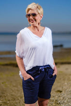 Afbeelding in Gallery-weergave laden, TINA Stephens Italy/Tees By Tina - Sasha Silk Double V-Neck Kaftan (BSS201): 100 White
