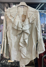 Afbeelding in Gallery-weergave laden, LÉA & LUC - Linen Ruffled Shirt REF. 12186: Blanc