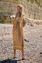 Afbeelding in Gallery-weergave laden, last queen - Long dress with gold print, V-neck with ties to tie.: Golden / Printed / Small