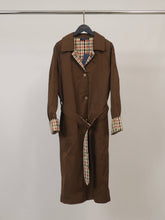 Afbeelding in Gallery-weergave laden, Cécile Wang - Belted trench coat with lapels and checked details CVASH5007: CAMEL