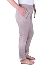Afbeelding in Gallery-weergave laden, TINA Stephens Italy/Tees By Tina - Riley Zipper Pocket Pant (PL151): 100 White