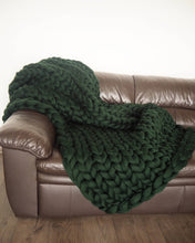 Afbeelding in Gallery-weergave laden, Chunky Wool Studio - Wool Chunky Knit Throws - 30 colors: Vanilla / S 30x50 inches (76x127cm)