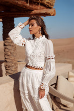 Afbeelding in Gallery-weergave laden, CHOKLATE PARIS - Ellie cropped shirt in eyelet cotton - 81013#: White / 1 S - 1 M - 1 L