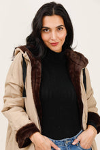 Afbeelding in Gallery-weergave laden, Attrait Paris - Long hooded parka, reversible fur (Copy): Beige