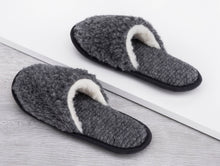 Afbeelding in Gallery-weergave laden, Chunky Wool Studio - Sheepskin Slippers Women's: Natural / EU 41-42 /UK7-8 /US 8-10 Women’s
