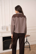 Afbeelding in Gallery-weergave laden, CHOKLATE PARIS - Cotton shirt with lace inserts - CK08340: Prune / 2 S/M - 2 M/L