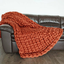 Afbeelding in Gallery-weergave laden, Chunky Wool Studio - Wool Chunky Knit Throws - 30 colors: Dark beige / S 30x50 inches (76x127cm)