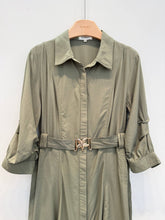 Afbeelding in Gallery-weergave laden, Acacia Paris - Long cotton dress with fitted waist - 442: Beige