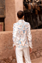 Afbeelding in Gallery-weergave laden, Attentif Paris - White printed blazer with blue and camel patterns