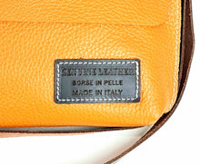Afbeelding in Gallery-weergave laden, Genuine Leather College Shoulder Bag with Flap: Brown