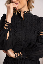 Afbeelding in Gallery-weergave laden, CHOKLATE PARIS - Ellie cropped shirt in eyelet cotton - 81013#: White / 1 S - 1 M - 1 L