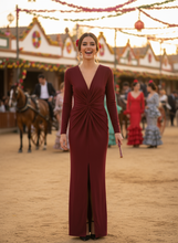 Afbeelding in Gallery-weergave laden, EMMA WU DESIGN - LONG ELASTIC SHINY BURGUNDY DRESS 5047: BURDEO