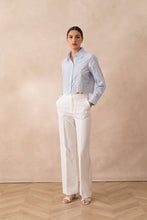 Afbeelding in Gallery-weergave laden, Attentif Paris - Striped cropped cotton shirt with lace: Sky Blue