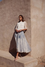 Afbeelding in Gallery-weergave laden, CHOKLATE PARIS - Eléanore short sleeve lace top - 80973: Ecru / 1 S - 1 M - 1 L