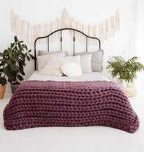 Afbeelding in Gallery-weergave laden, Chunky Wool Studio - Wool Chunky Knit Throws - 30 colors: Dark beige / S 30x50 inches (76x127cm)