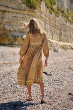 Afbeelding in Gallery-weergave laden, last queen - Long dress with gold print, V-neck with ties to tie.: Golden / Printed / Small