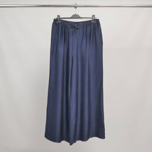 Afbeelding in Gallery-weergave laden, Cécile Wang - Satin wide-leg pants with elastic waistband MJ33123VS: Khaki