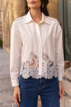 Afbeelding in Gallery-weergave laden, CHOKLATE PARIS - Cotton shirt with lace inserts - CK08340: Prune / 2 S/M - 2 M/L