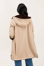 Afbeelding in Gallery-weergave laden, Attrait Paris - Long hooded parka, reversible fur (Copy): Beige