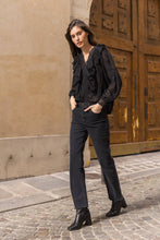 Afbeelding in Gallery-weergave laden, CHOKLATE PARIS - Frilly neck lace top - 81022 : Ecru / 1S-1M-1 L