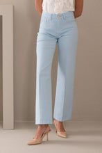 Afbeelding in Gallery-weergave laden, FERRACHE - Straight jeans with a cotton blend: Baby Blue