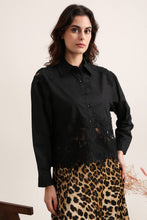 Afbeelding in Gallery-weergave laden, CHOKLATE PARIS - Cotton shirt with lace inserts - CK08340: Prune / 2 S/M - 2 M/L