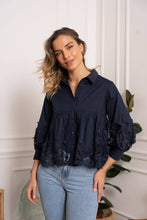 Afbeelding in Gallery-weergave laden, CHOKLATE PARIS - Aimie cotton & guipure lace shirt - CK08031: Bleu ciel rayures / 1 S - 1 M - 1 L