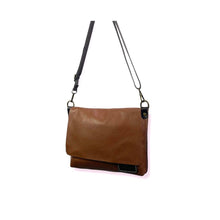 Afbeelding in Gallery-weergave laden, Genuine Leather College Shoulder Bag with Flap: Brown