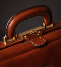 Afbeelding in Gallery-weergave laden, Time Resistance - Large Italian Leather Doctor Bag - The Master and Margarita: Black
