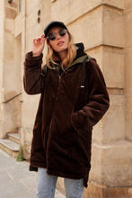 Afbeelding in Gallery-weergave laden, Attrait Paris - Long hooded parka, reversible fur (Copy): Beige
