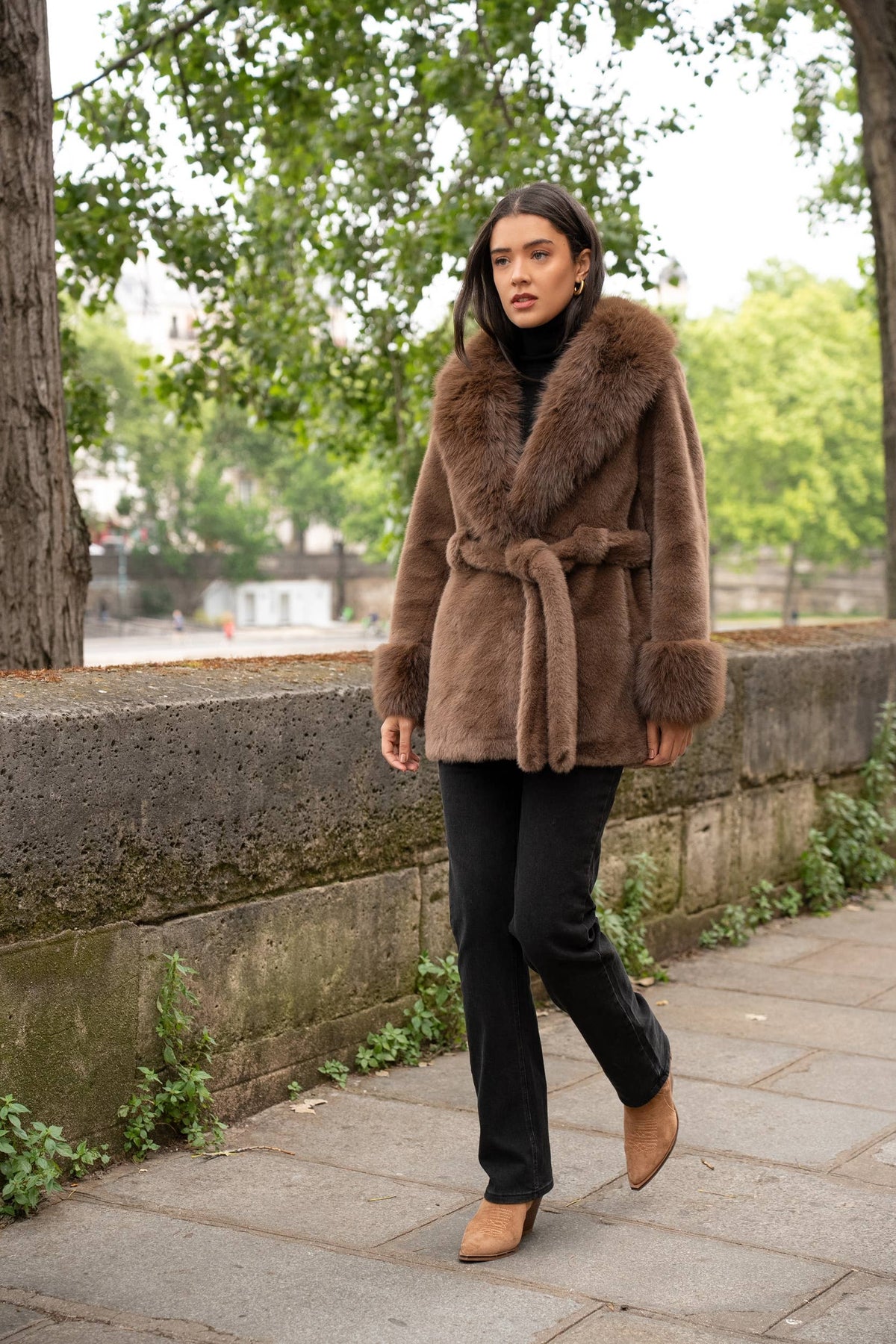 CHOKLATE PARIS - Faux fur coat with large collar - Y171