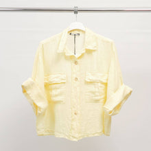 Afbeelding in Gallery-weergave laden, Cecile Wang - Short linen shirt with front pockets
