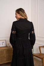 Afbeelding in Gallery-weergave laden, CHOKLATE PARIS - Ellie cropped shirt in openwork cotton - 81013: White / 1 S - 1 M - 1 L
