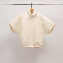 Afbeelding in Gallery-weergave laden, Cecile Wang - Quilted jacket with short sleeves and stand-up collar MJ85030: Brown c
