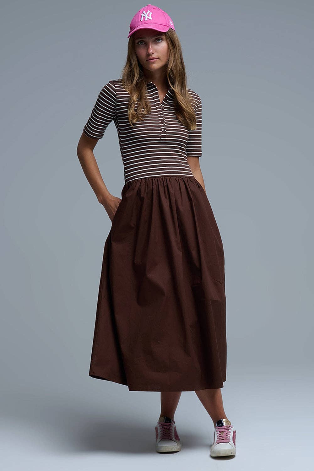 Q2 Free Duties for US & UK - Dress With Polo Striped Top and Poplin midi Skirt in Brown: BROWN / L