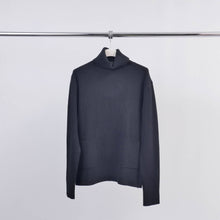 Afbeelding in Gallery-weergave laden, Cecile Wang - Turtleneck sweater with two pockets HY36040: Ivory
