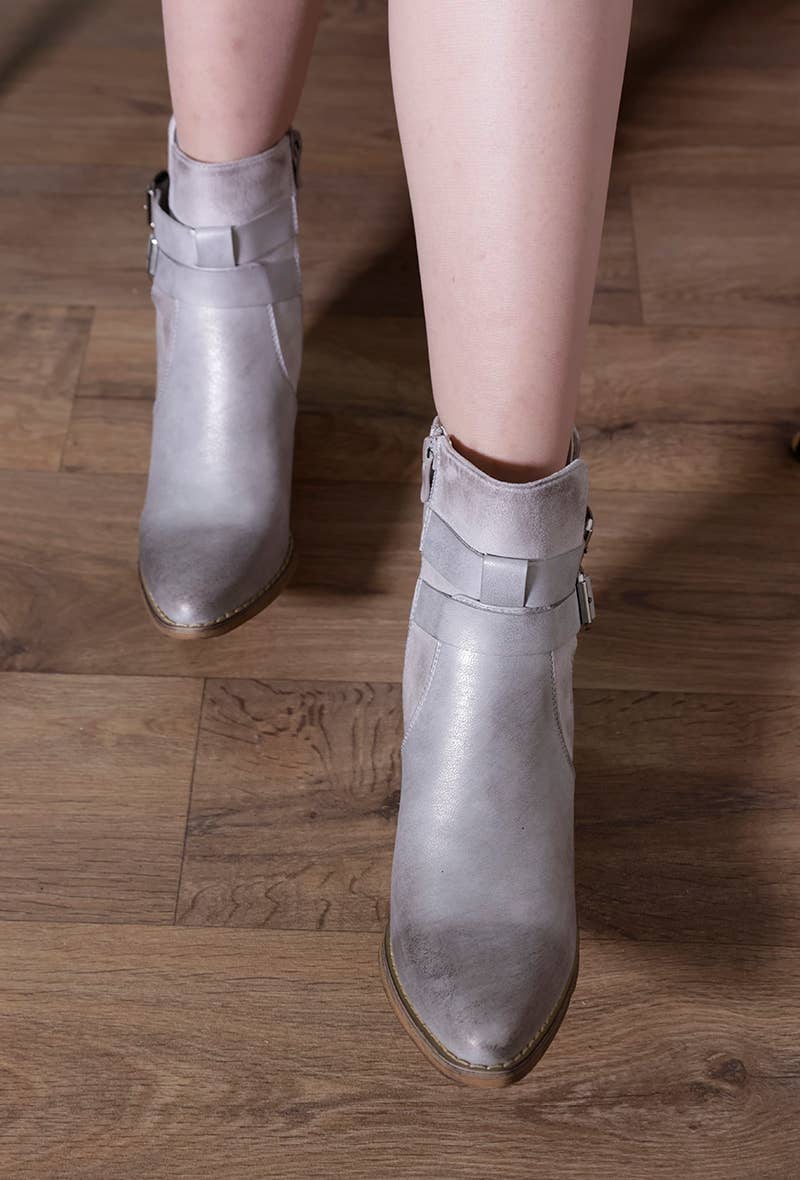 LADY GLORY - Bi-material Comfy Heel Boot: Black / 41