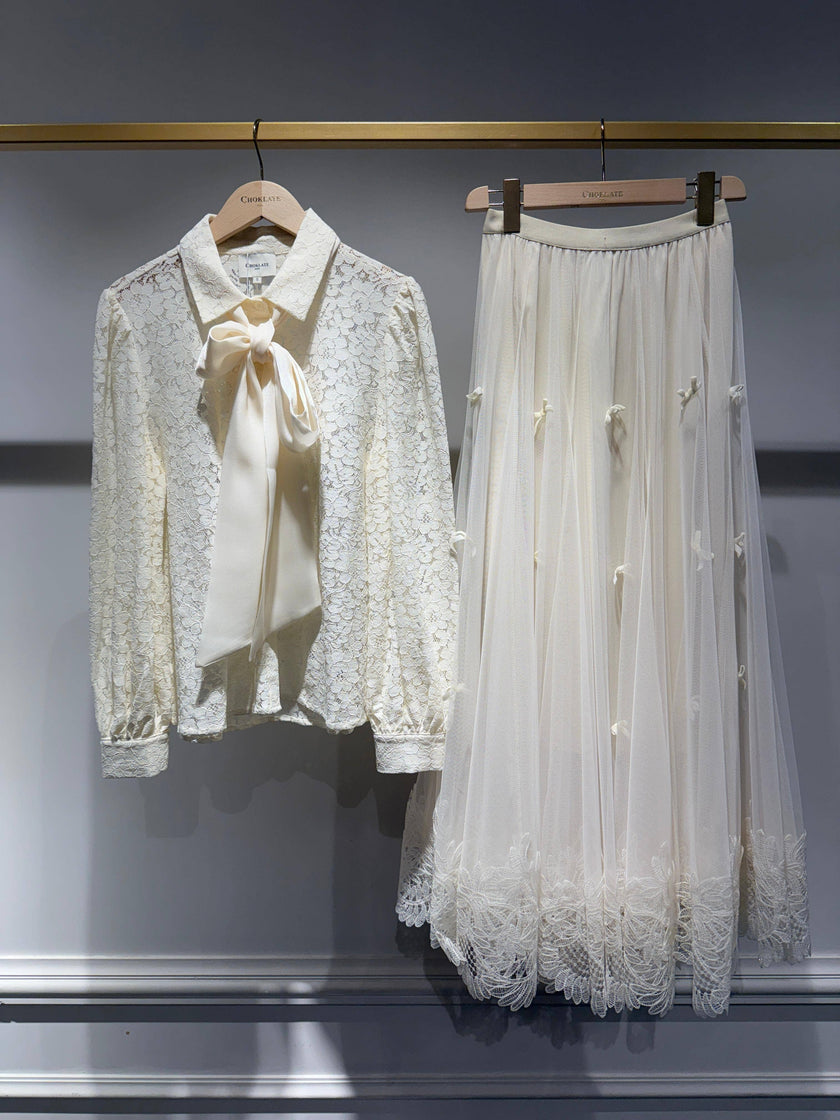CHOKLATE PARIS - Charlotte lace blouse with lavallière bow - CK08395