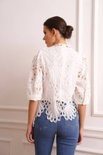 Afbeelding in Gallery-weergave laden, CHOKLATE PARIS - Daisy Guipure Lace Top: White
