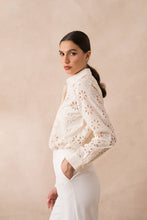 Afbeelding in Gallery-weergave laden, Attentif Paris - Solid Embroidered Cotton Shirt: Beige / Sx1 Mx1 Lx1
