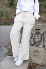 Afbeelding in Gallery-weergave laden, Cecile Wang - Trousers 9069: Khaki / One size
