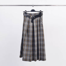 Afbeelding in Gallery-weergave laden, Cecile Wang - Plaid flared skirt with waist belt TDM52123-8: Blue
