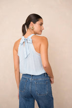 Afbeelding in Gallery-weergave laden, Attentif Paris - Top with bow neckline containing linen: Sky Blue / Sx1 Mx1 Lx1
