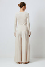 Afbeelding in Gallery-weergave laden, Touché - PLEATED SLEEVE BLOUSE: Beige
